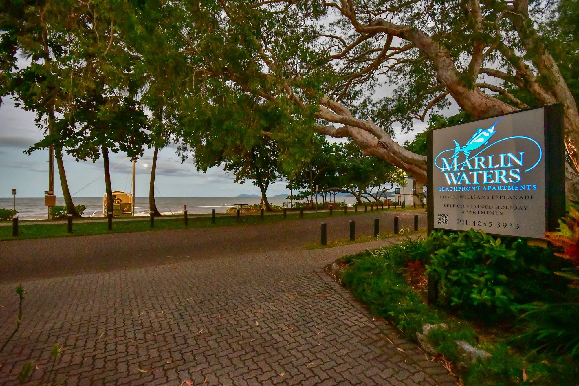 Marlin Waters Beachfront Apartments Палм-Ков Екстер'єр фото